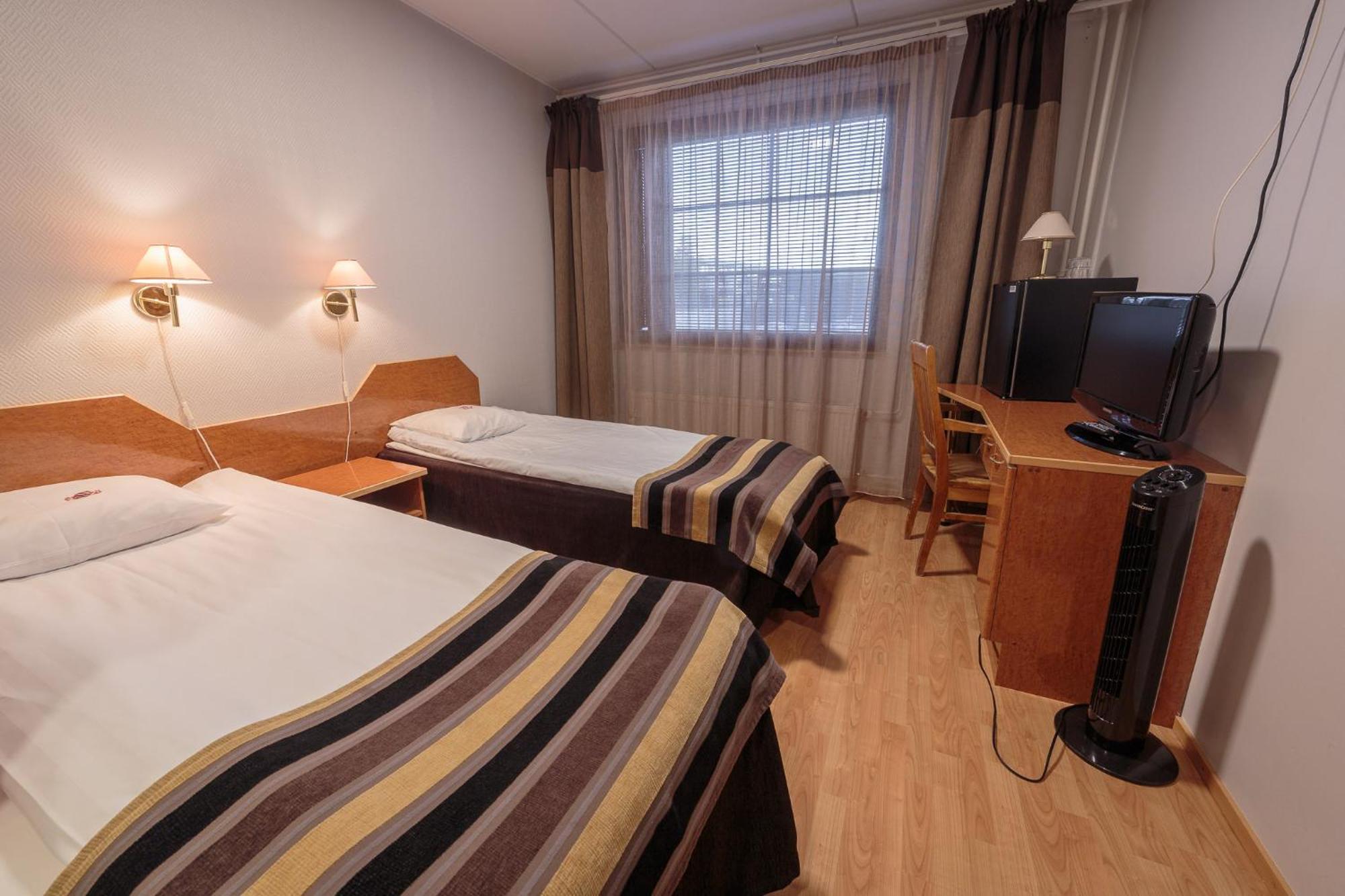 Hotel Mestarin Kievari Кеміярві Екстер'єр фото
